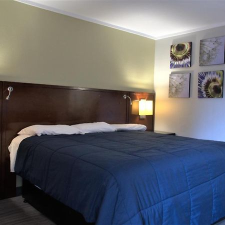 Eastern Shore Motel Дафни Екстериор снимка