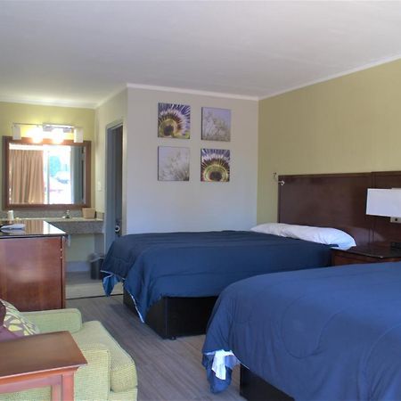 Eastern Shore Motel Дафни Екстериор снимка